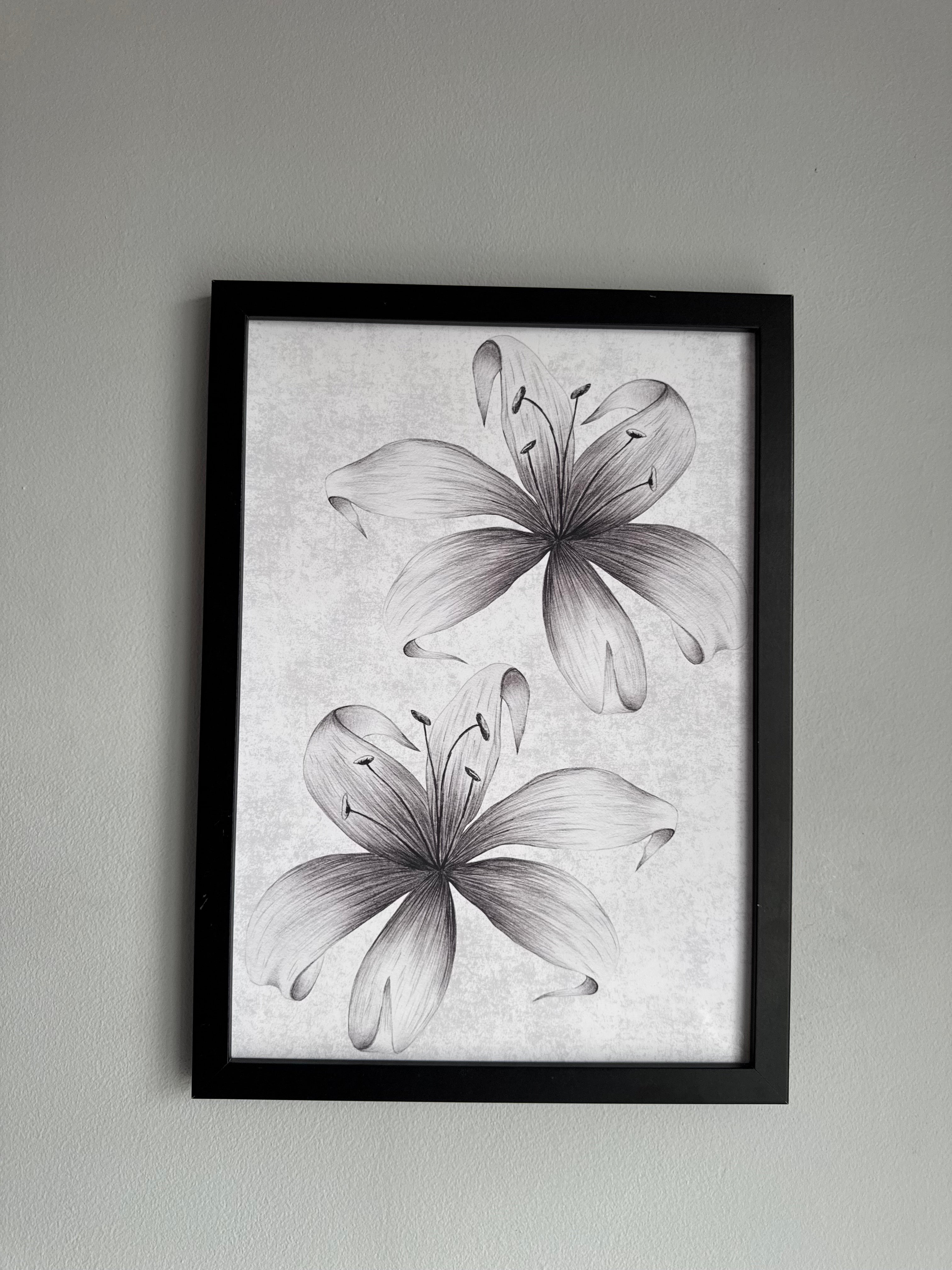 Lillies | Monochrome | Minimalistic - Black & Grey | Textured Style Background - A4 Print