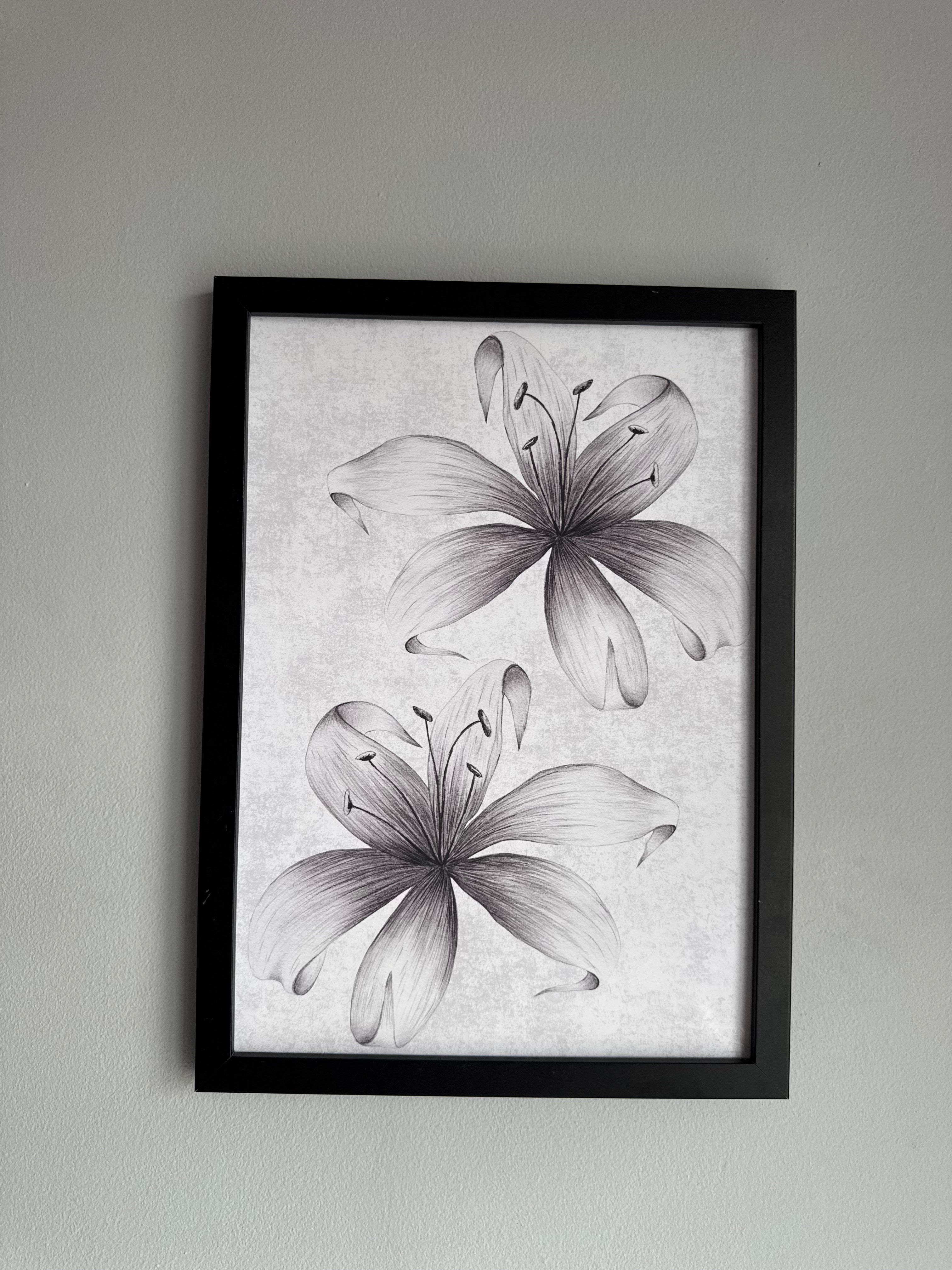 Lillies | Monochrome | Minimalistic - Black & Grey | Textured Style Background - A4 Print